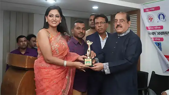 Nipun Gets QCOOM-TRAB Award