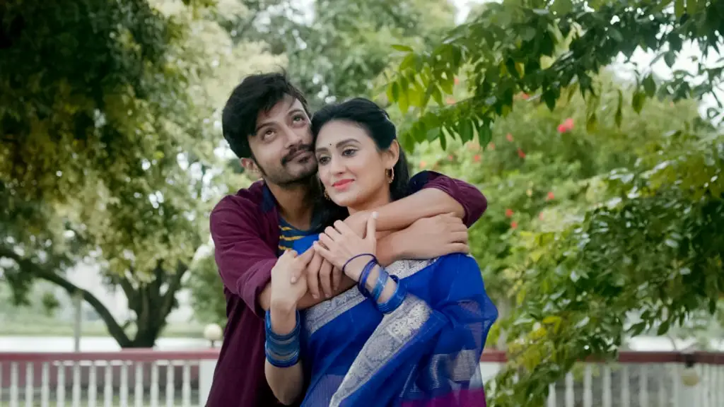 Kushum Shikder: From Miss Photogenic to Director-Producer of 'Sharoter Jaba'