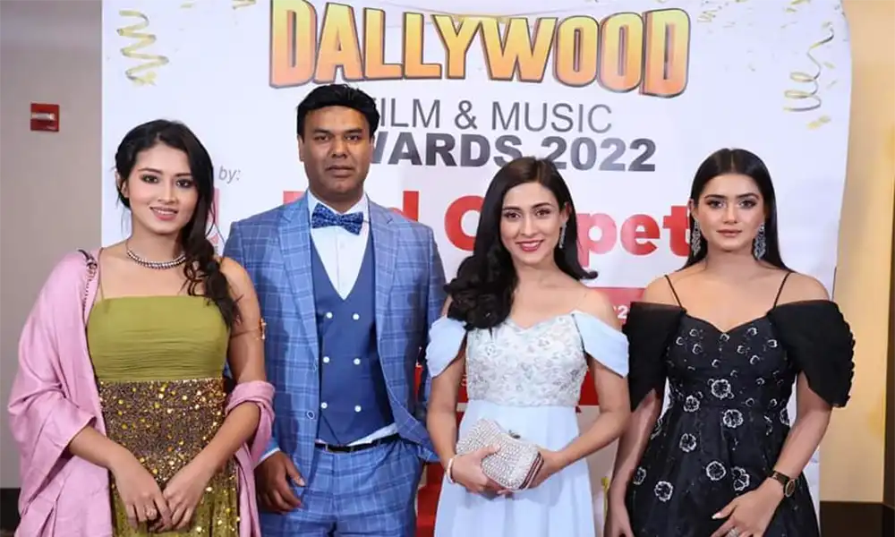 Stars Received Dhallywood Awards In New York